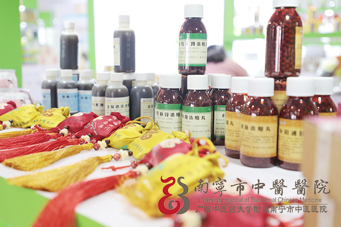 南宁市中医医院推出51种中药制剂产品亮相此次参展.jpg